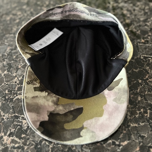 NWT Wunder Train Hat - XS - Picture 4 of 8